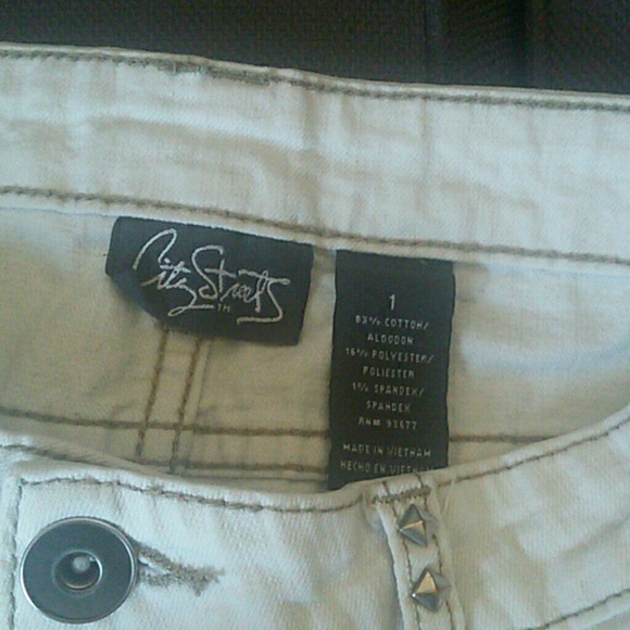 Shorts - Picture 3 of 3